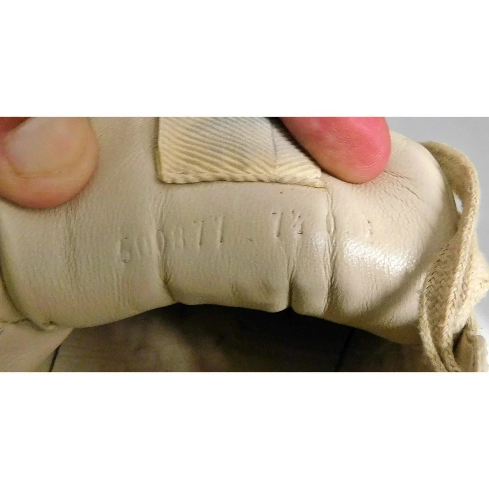 Gucci Rhyton Ivory Leather Logo Sneaker Men's Athletic Shoes 500877 sz 7.5